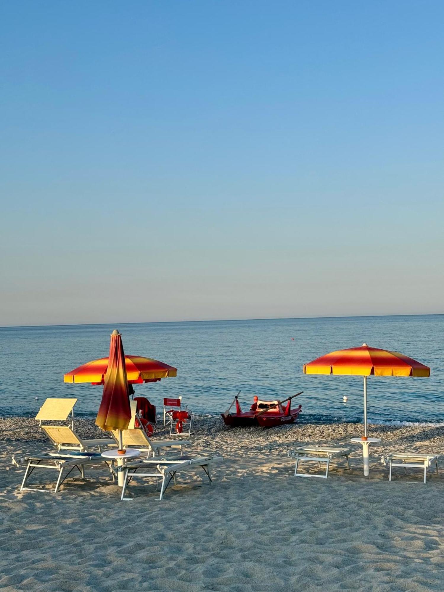 Villaggio Camping Poseidon - Bungalows & Rooms With Sea View In Nature Santa Caterina Dello Ionio Marina Exterior photo